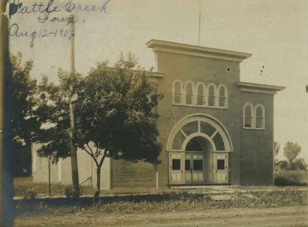 Iowa Battle Creek opera house 1909