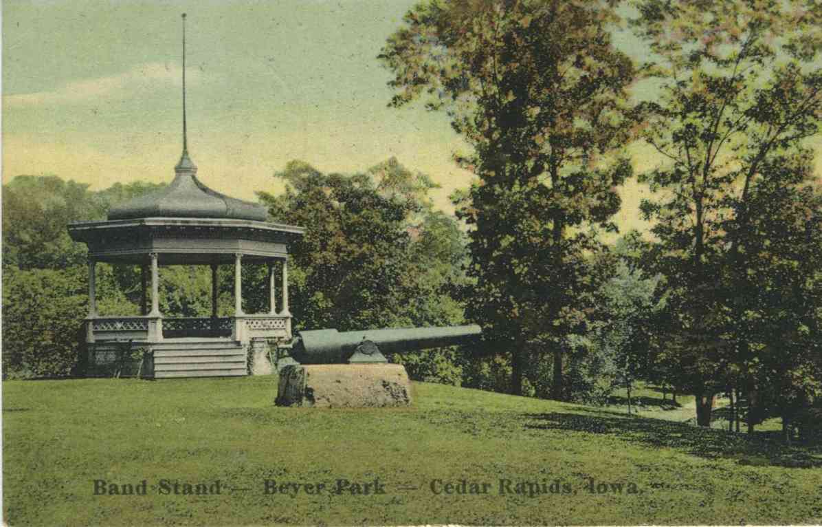 CedarRapidsBeverParkbandstand
